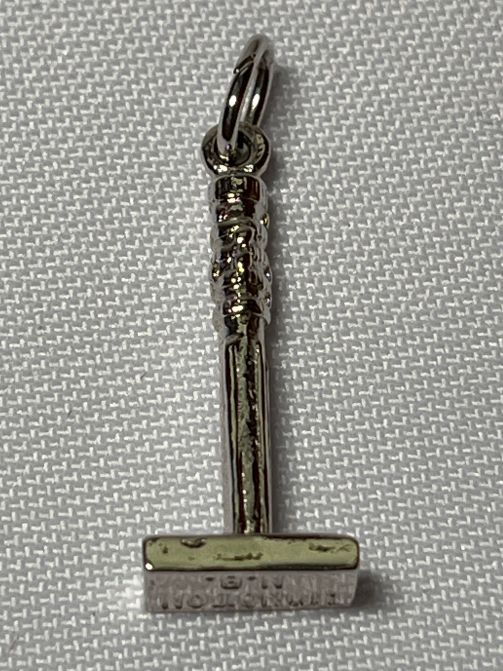 Vintage Silver T-Bar Charm Pendant
Moncton
Collectible